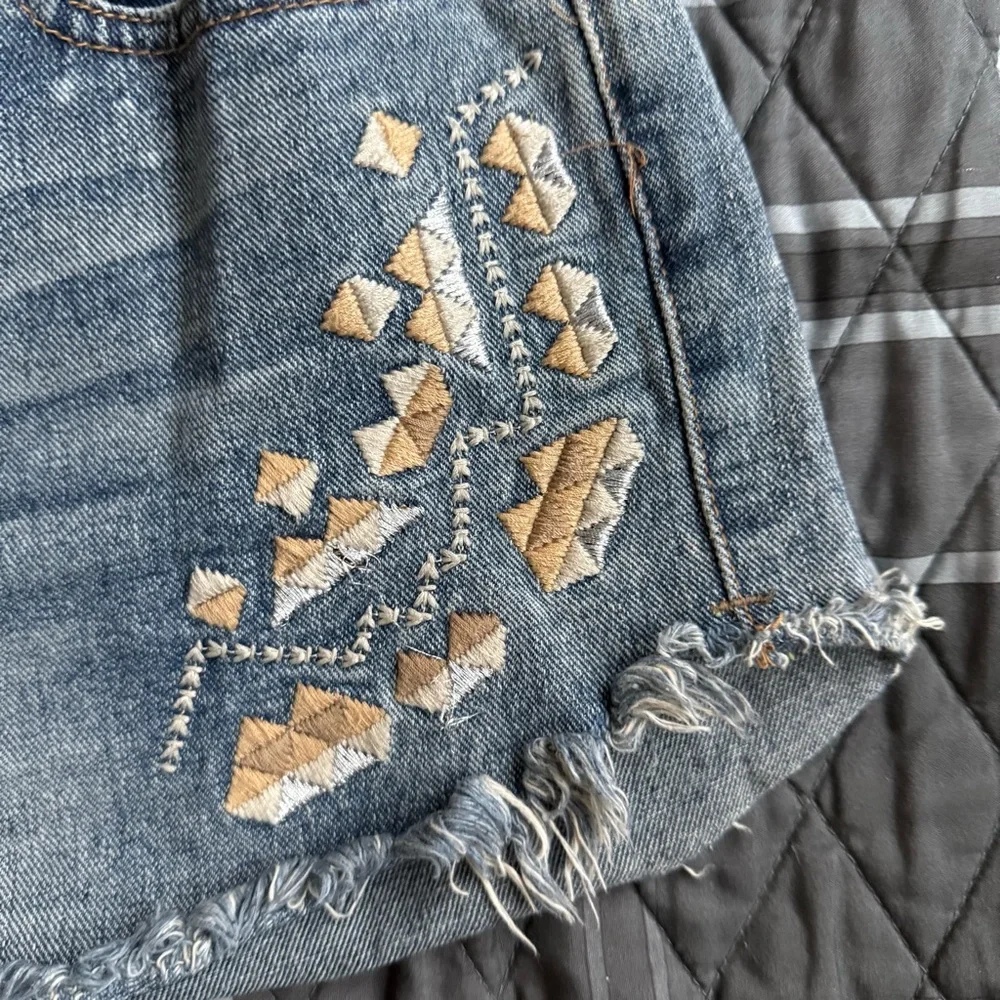 Free People Tulum Embroidered Jean Shorts Sz 28 Festival Ready